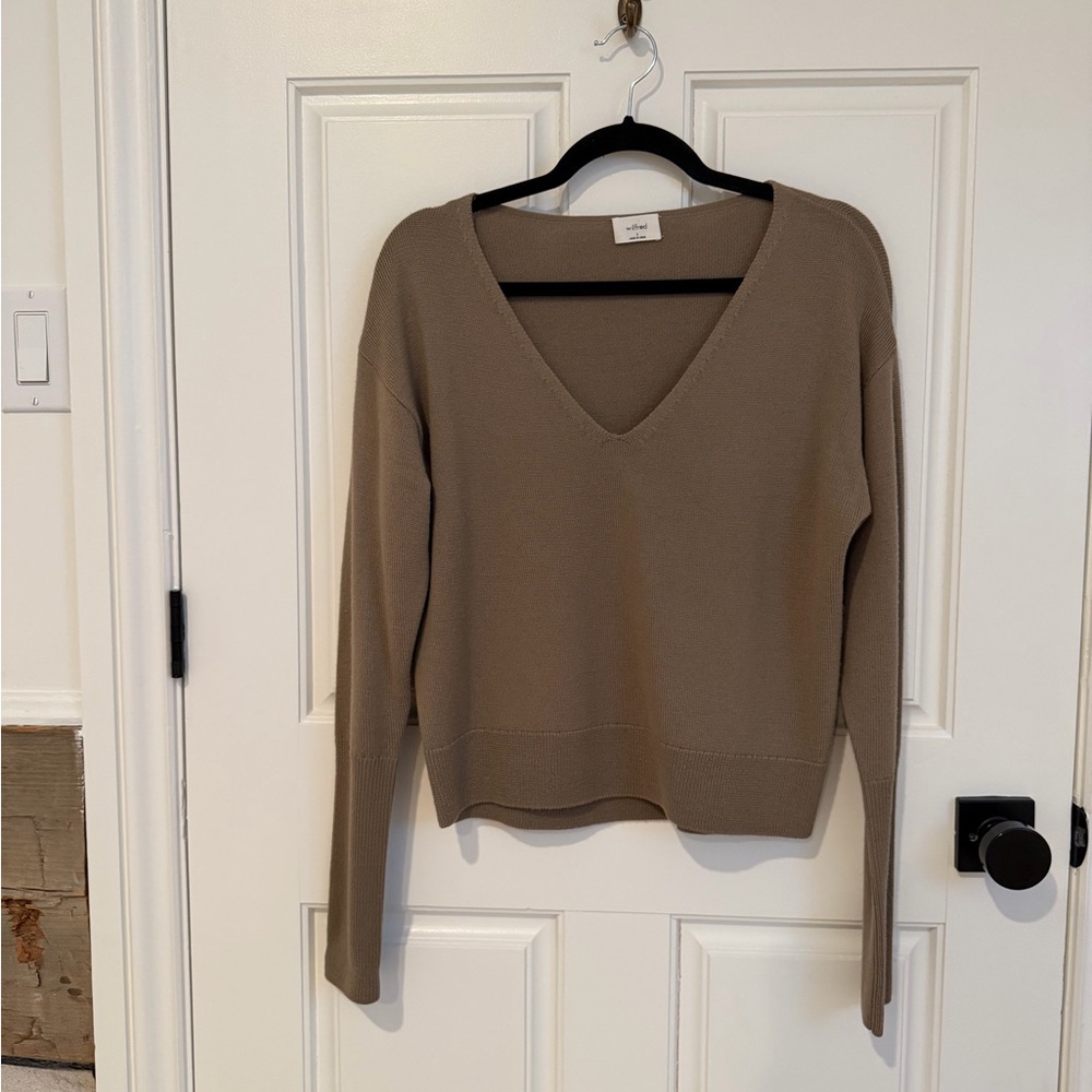 Wilfred V-Neck Pullover Sweater in Taupe